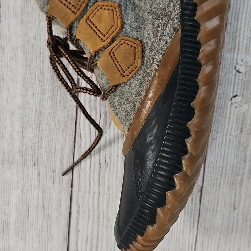 Sorel Sz 8 Gray and Tan Winter Boots - Picture 12 of 16